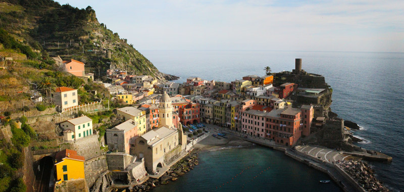How-to-Master-Manual-Mode-in-photography-Vernazza-Italy-Lookout-by-TLG