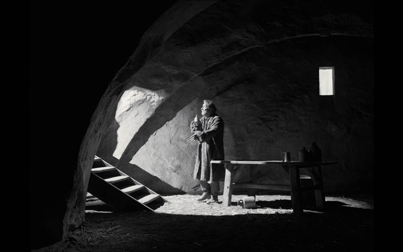 the tragedy of macbeth-stunning cinematography analyzed-more interesting compositions-006