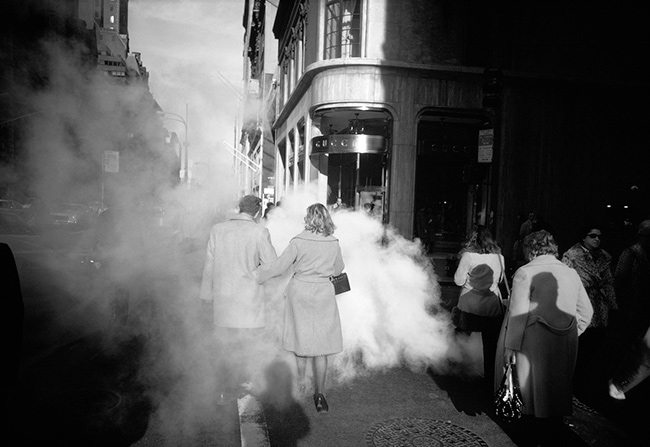 JoelMeyerowitz-smokebw