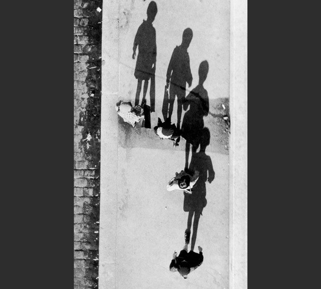 andre-kertesz-shadows