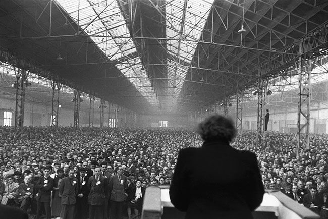 Henri-Cartier-Bresson---Political-meeting,-Parc-des-Expositions,-Paris,-1953