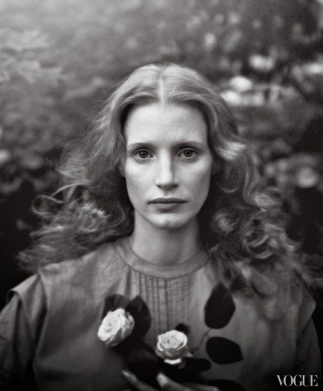 Annie-Leibovitz---Jessica-Chastain---Vogue-2013_12_05