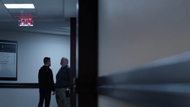 Mr Robot Composition-analyzed cinematography-negative space-002