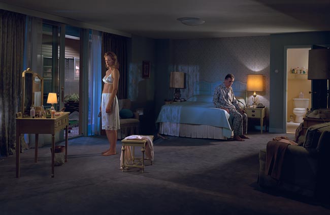 Law-of-Proximity-gestalt-psychology-technique-photo-by-gregory-crewdson